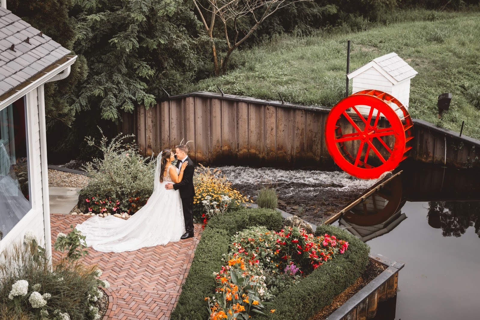 lakeside wedding venues near me