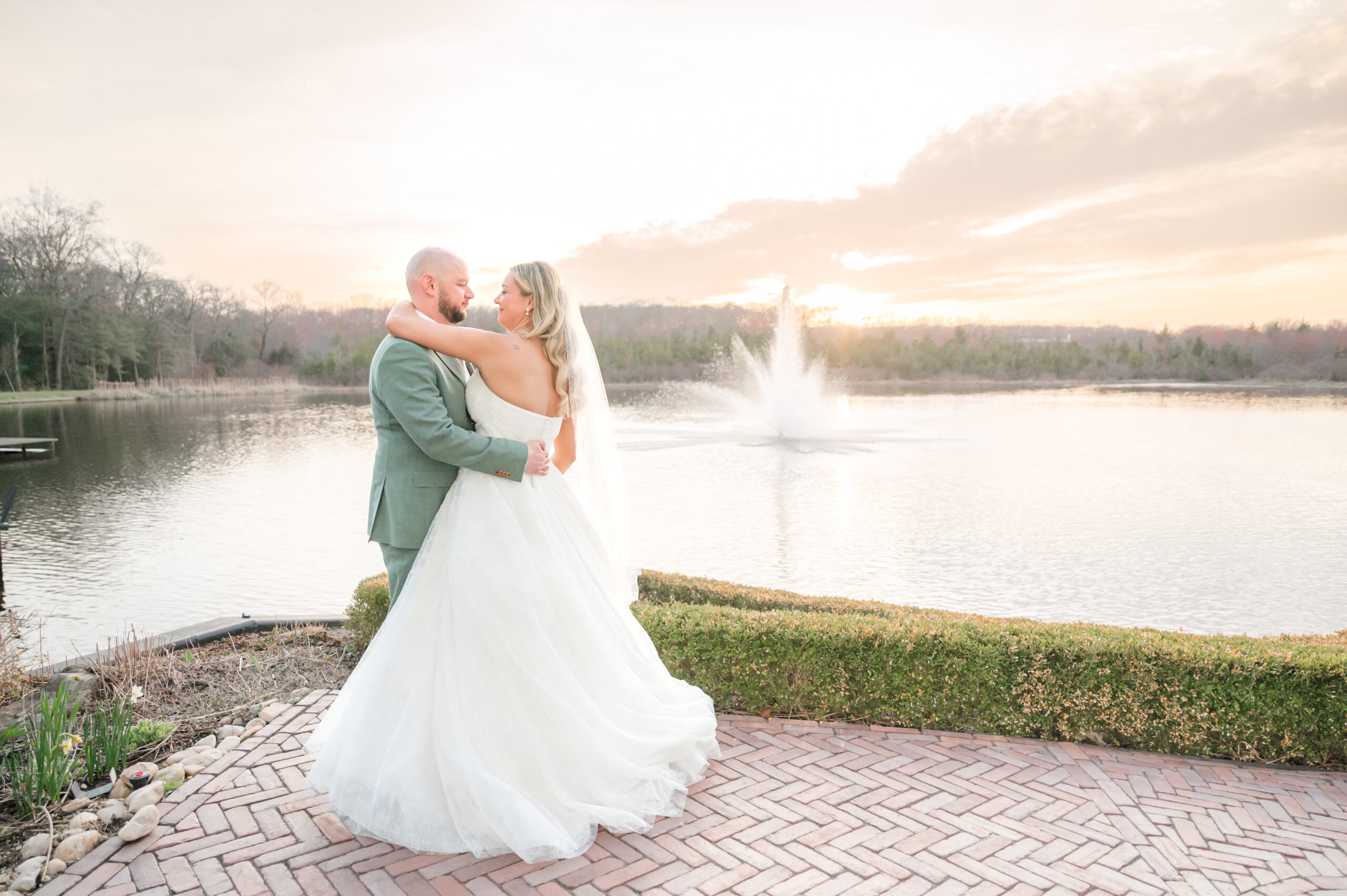 Waterfront Wedding Venues NJ - Why Plan a Lakeside Celebration